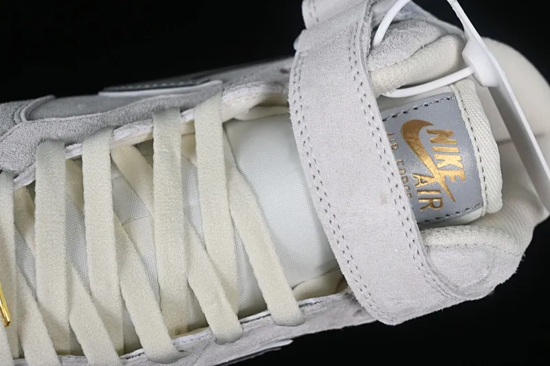 All categories Nk Air Force 1 Air Force series Nk Air Force 1 Mid Air Force mid-top Nk Air Force 1'07 Mid small hook gray suede Air Force One mid-top casual sneakers KG3031-012